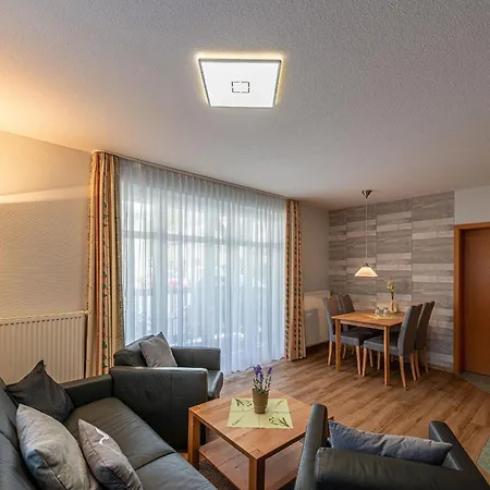 Am Weststrand Apartmenthaus Waldeck * Kuehlungsborn