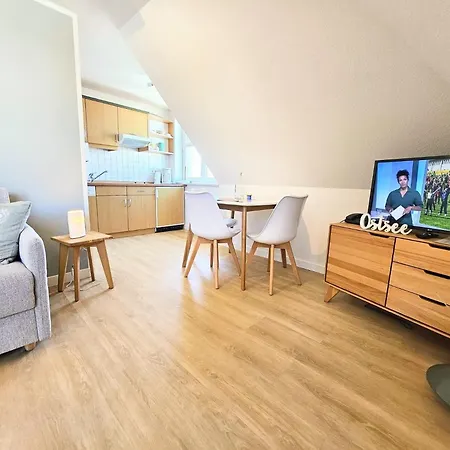 Aparthotel Am Weststrand Apartmenthaus Waldeck 4*