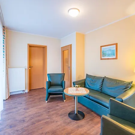 Am Weststrand Apartmenthaus Waldeck Aparthotel 4*