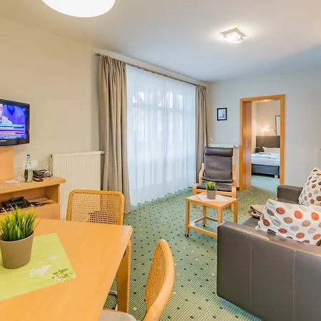 Am Weststrand Apartmenthaus Waldeck Aparthotel Kuehlungsborn