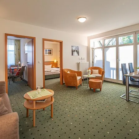 Aparthotel Am Weststrand Apartmenthaus Waldeck 4*